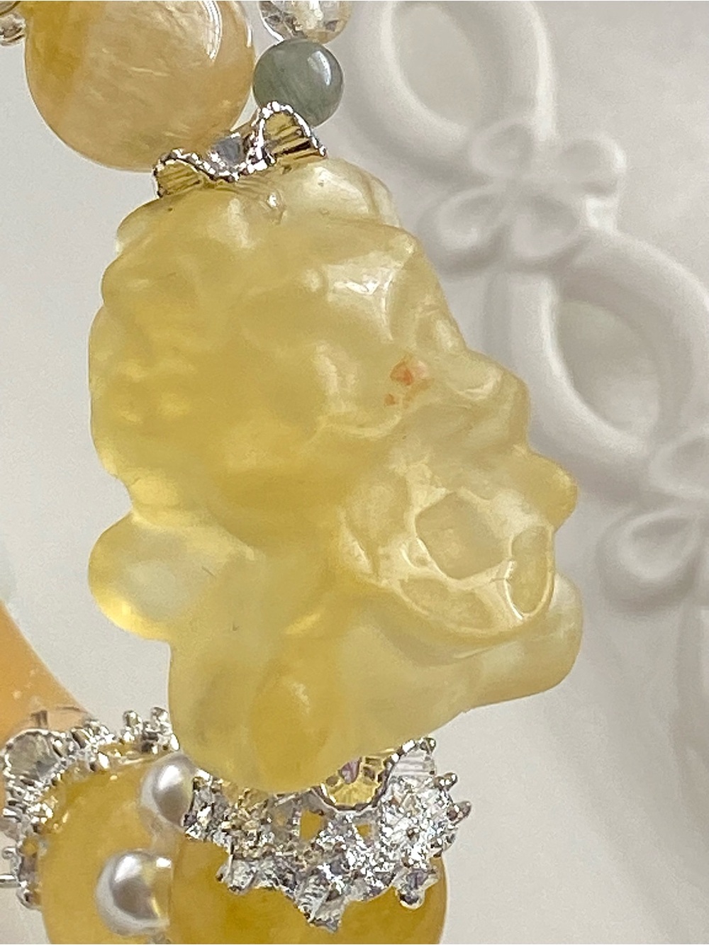 B193-Handmade Citrine Half Bangle And Yellow Fluorite Carved Lion With Tassel - Picture 8 of 9